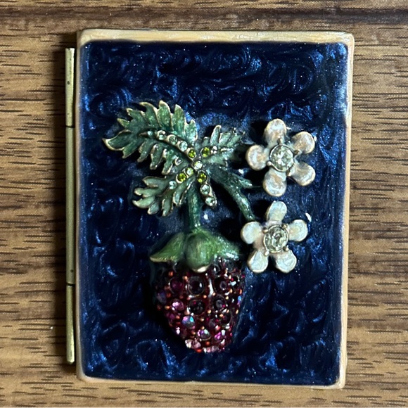 Jay Strongwater • Picture Holder • Vintage • Strawberry Floral • Crystal •Frame - Picture 4 of 10